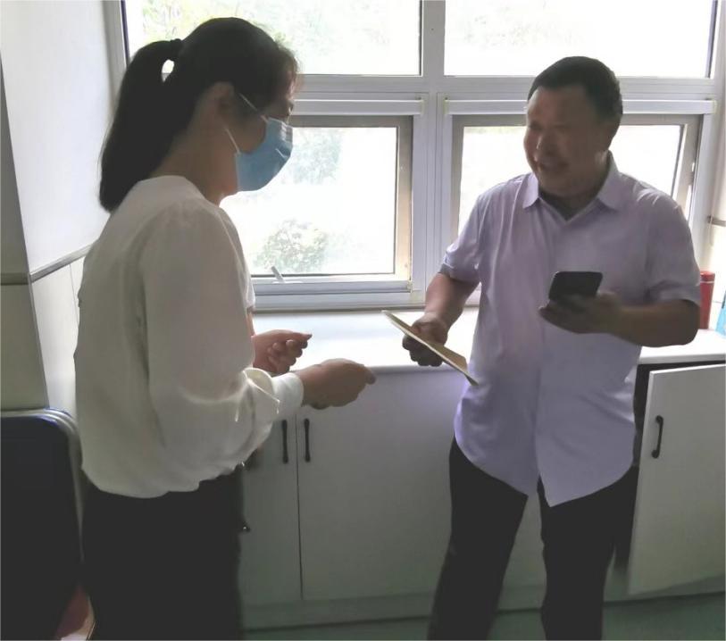 真情慰問(wèn)暖人心，擇立集團(tuán)探望員工住院家屬